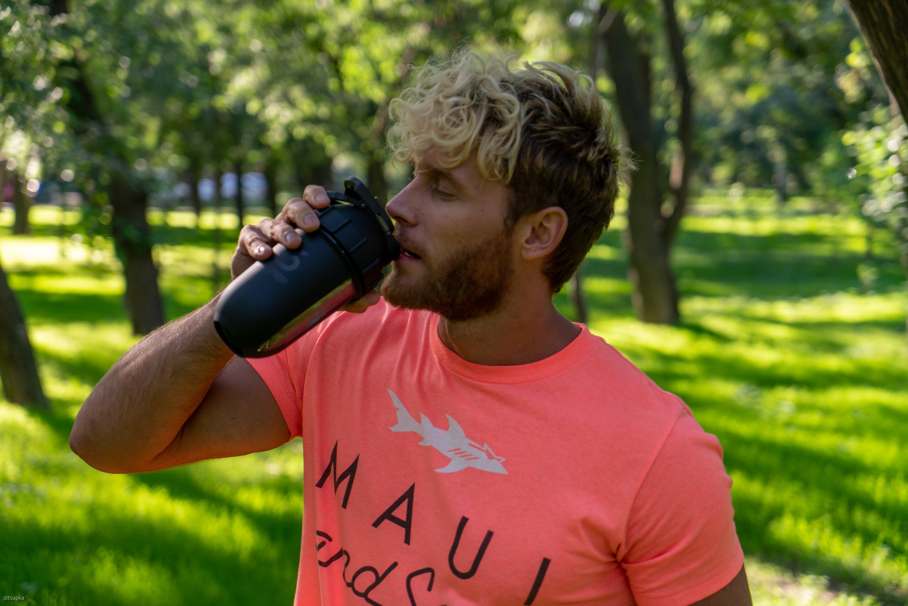 ShakeSphere Tumbler Cooler Shaker Matte Black