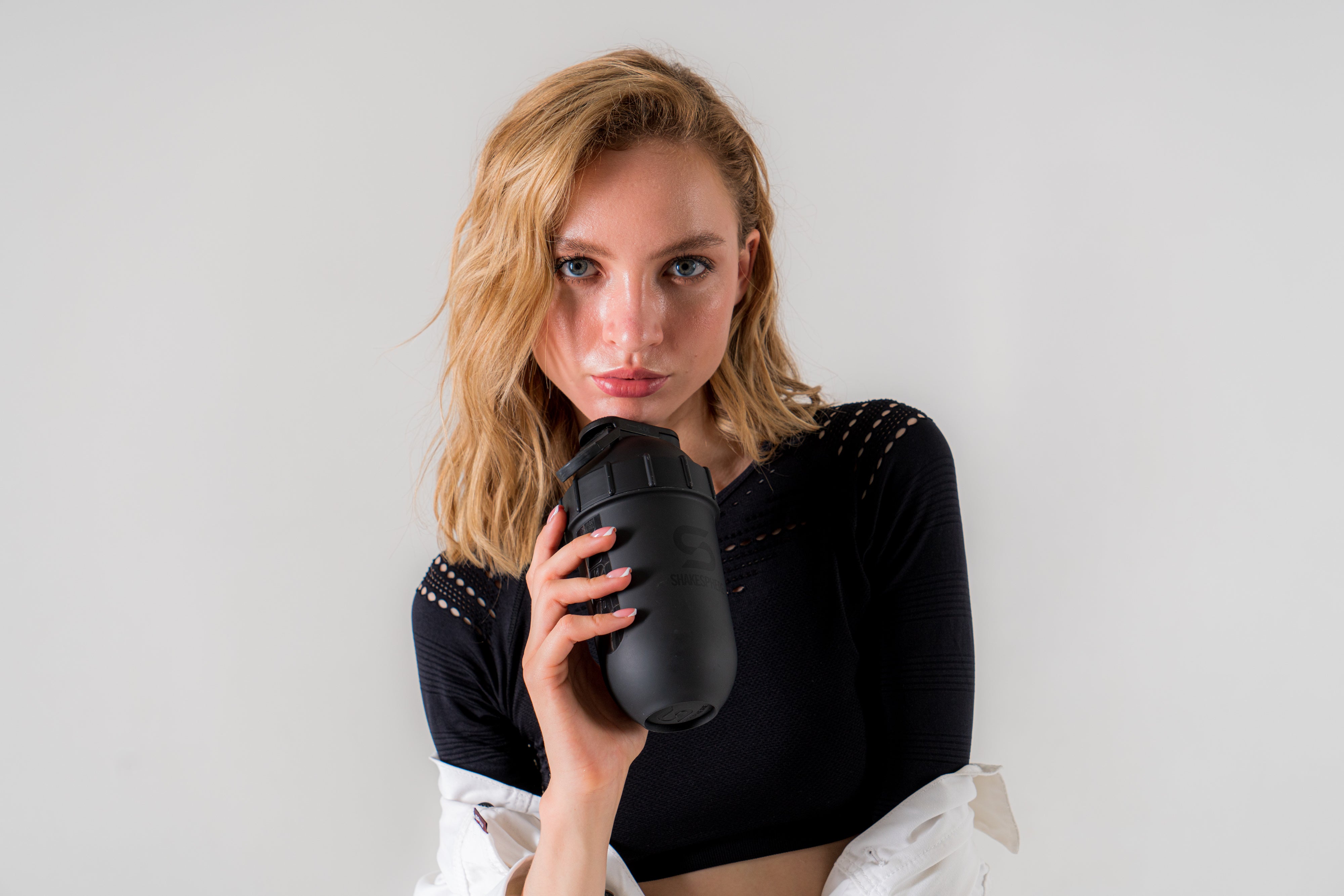 700mls ShakeSphere Tumbler View Matte Black/Black Window