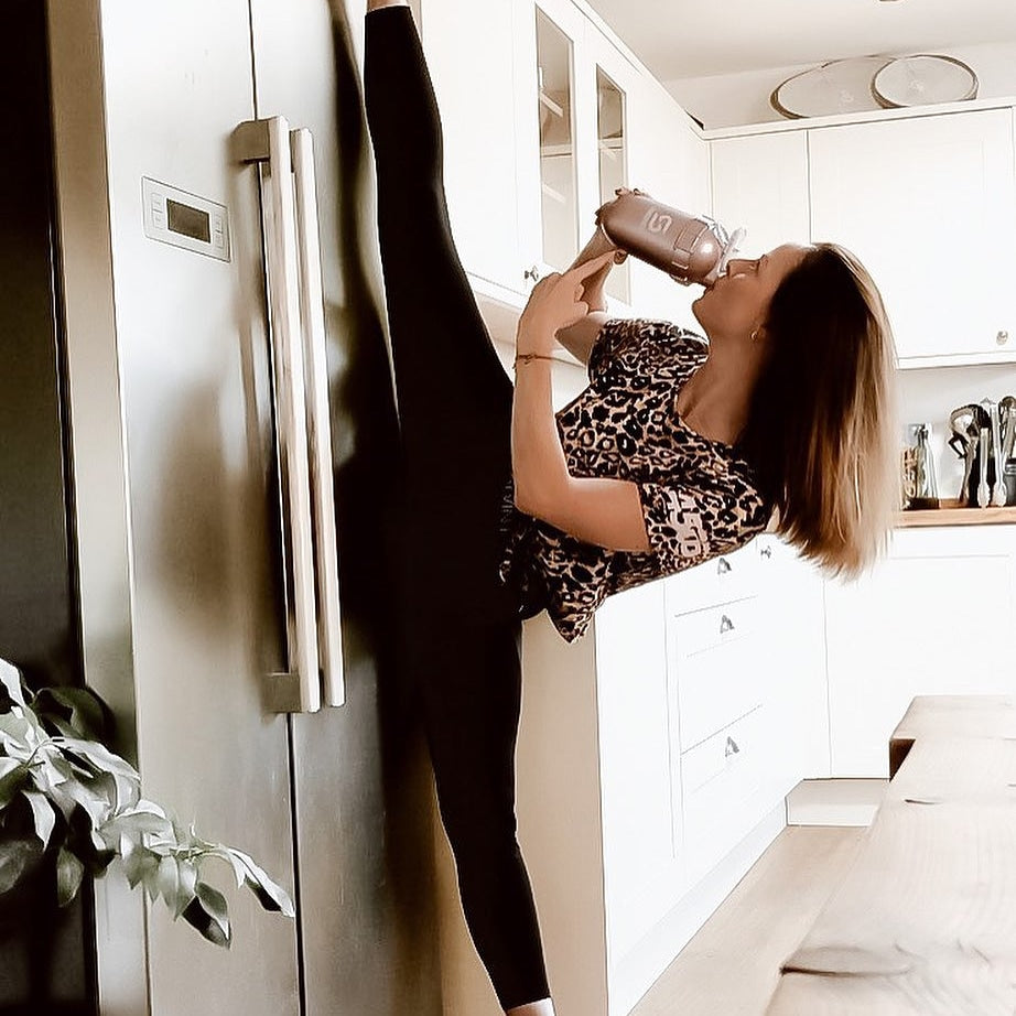 700mls ShakeSphere Tumbler Original Rose Gold/White Logo