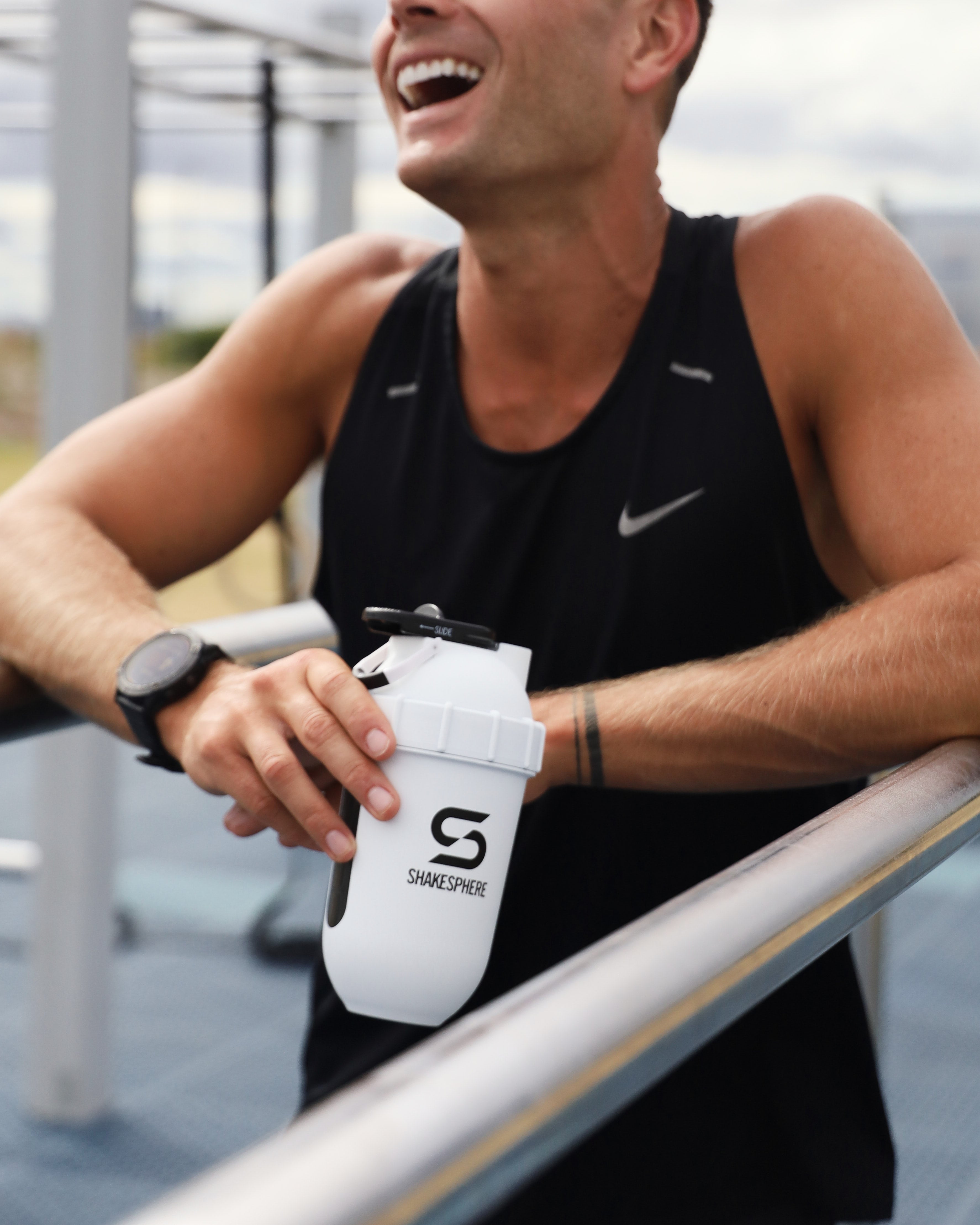 700mls ShakeSphere Tumbler View Matte White/Black Window